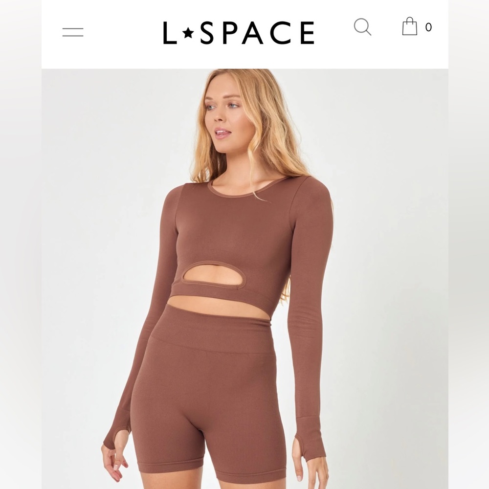 Like new L space in the zone short set In cafe